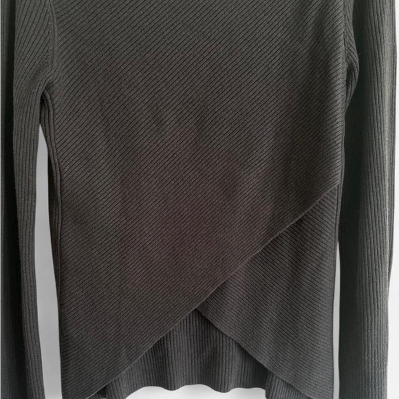 Aritzia Babaton Kitano Ribbed Sweater Gray Wool Blend Cross Back Size M - Picture 4 of 7